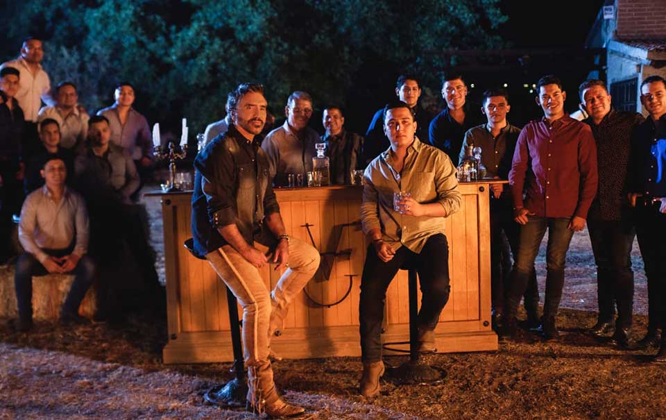 la-arrolladora-y-alejandro-fernandez-2