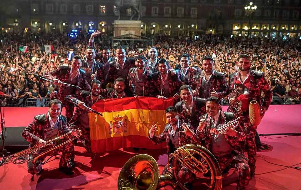 Banda El Recodo la rompe en Madrid en el Día de la Hispanidad