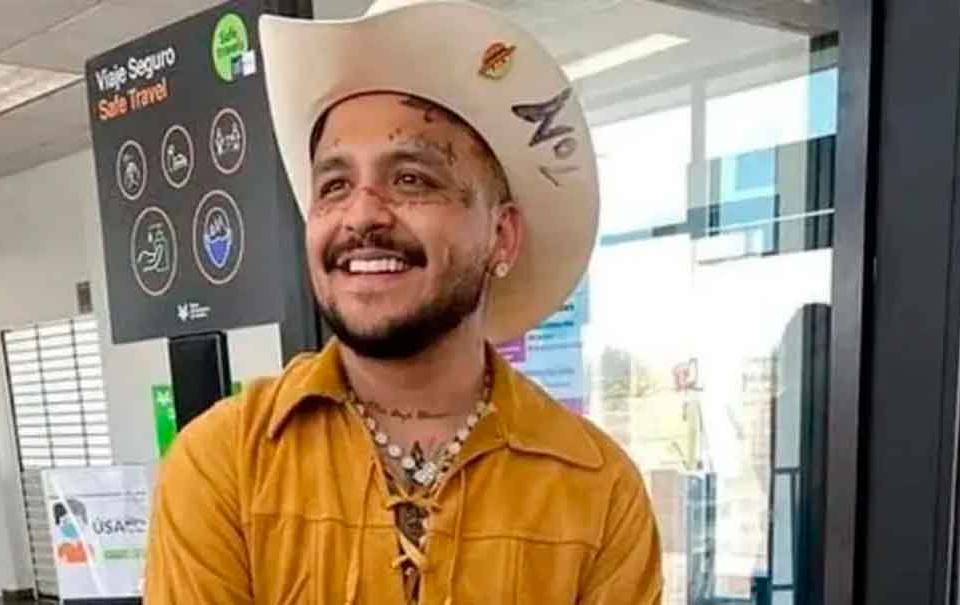 Christian Nodal confiesa por qué se hizo los tatuajes en la cara