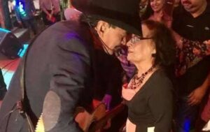 Fallece, mamá, Los Tigres del Norte