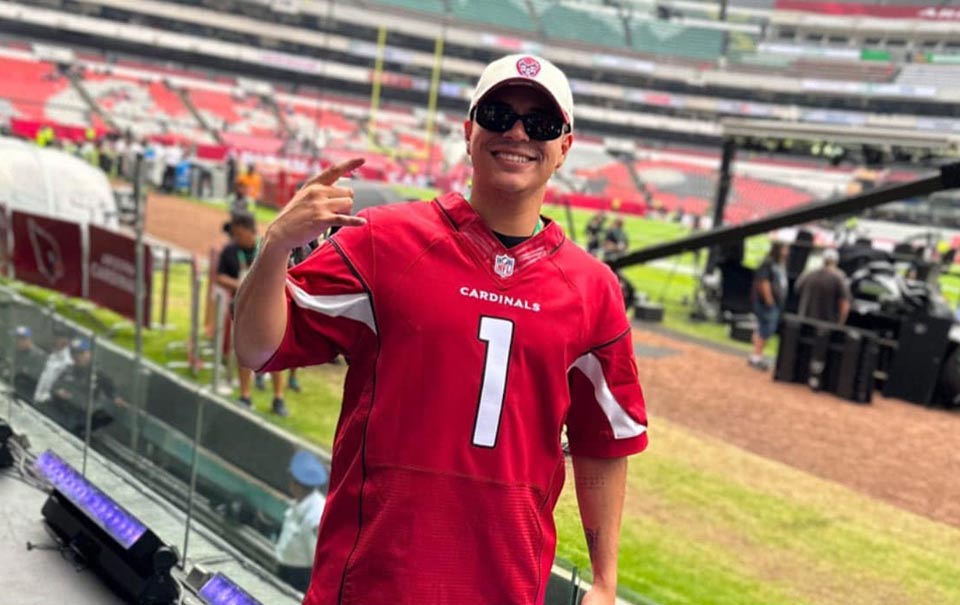 Abuchearon a Grupo Firme en el Estadio Azteca, en show de la NFL