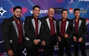 La Arrolladora, mensaje, Grupo Firme