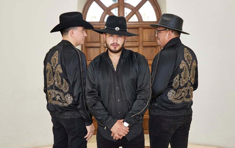 Los Plebes del Rancho de Ariel Camacho