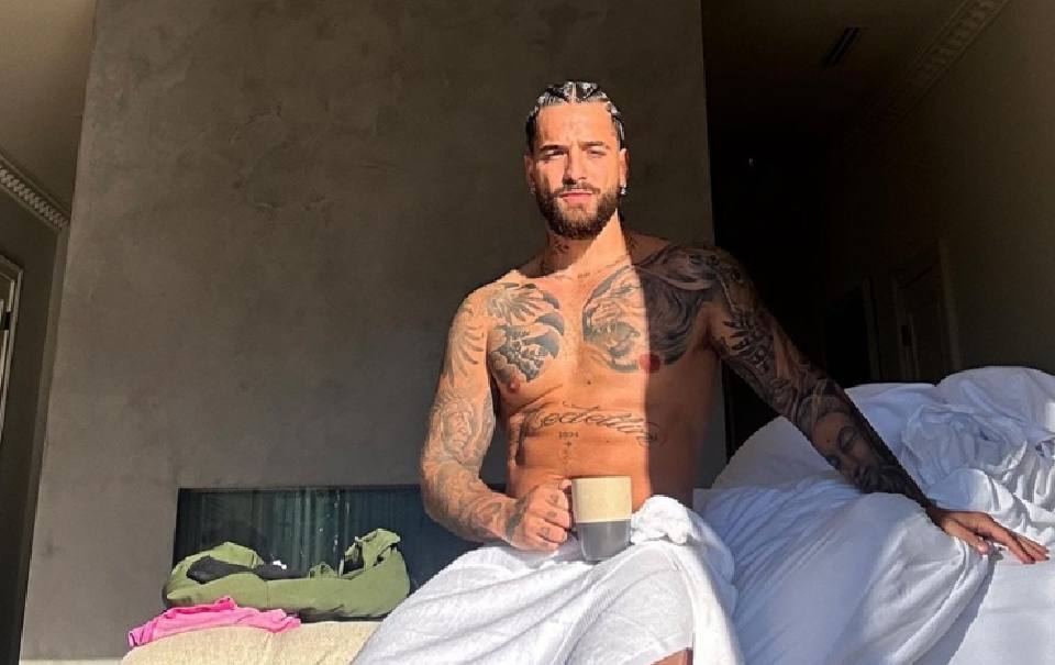 Maluma muestra el nuevo tatuaje que se hizo por amor