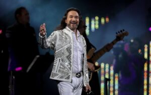 Marco Antonio Solís, documental, El Buki