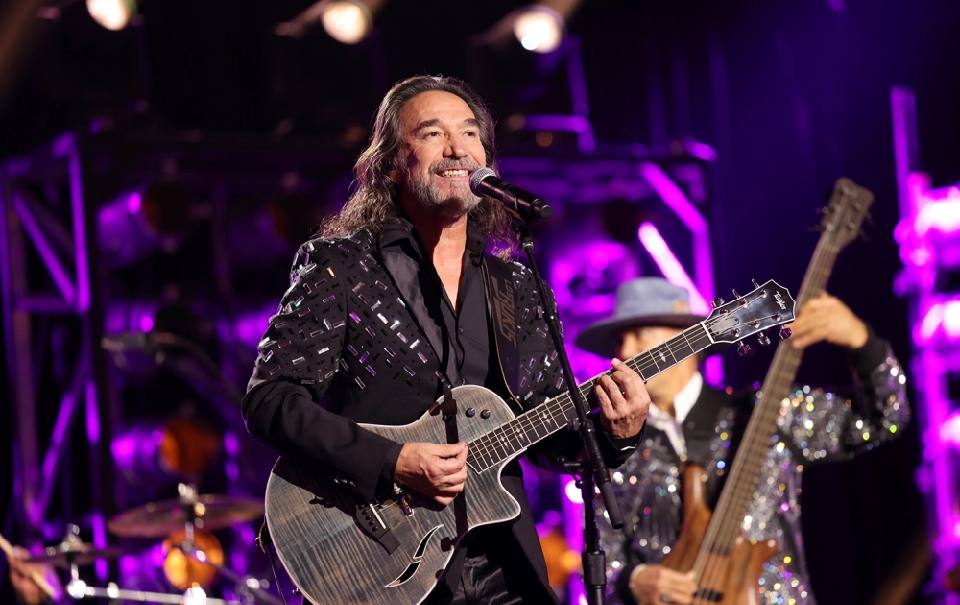 Marco Antonio Solís lanzará su documental “El Buki”