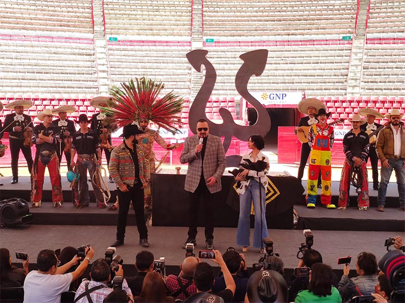 Pepe Aguilar, Ángela Aguilar, Leonardo Aguilar, Plaza de Toros México