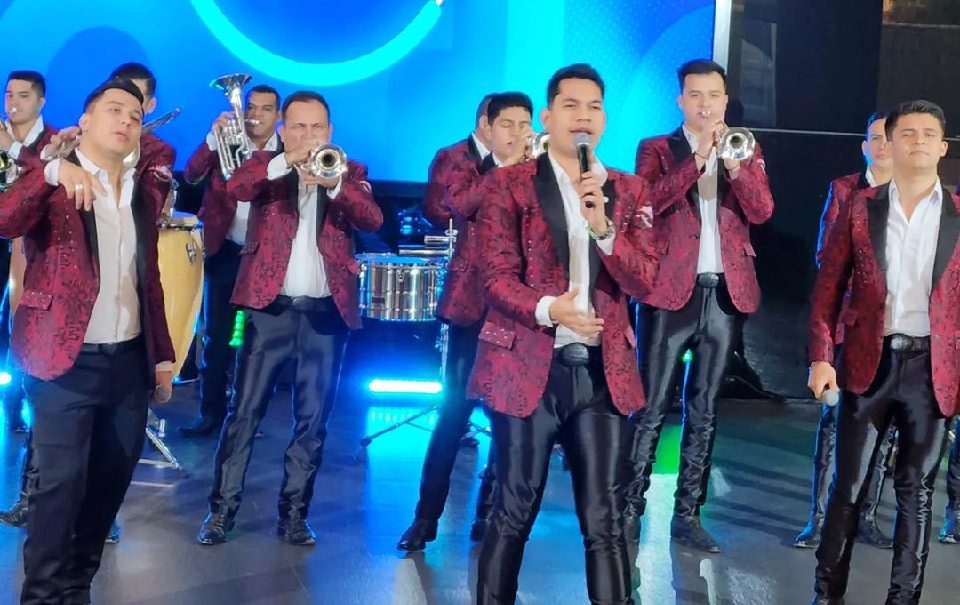 Arrolladora, fiestero, borracho