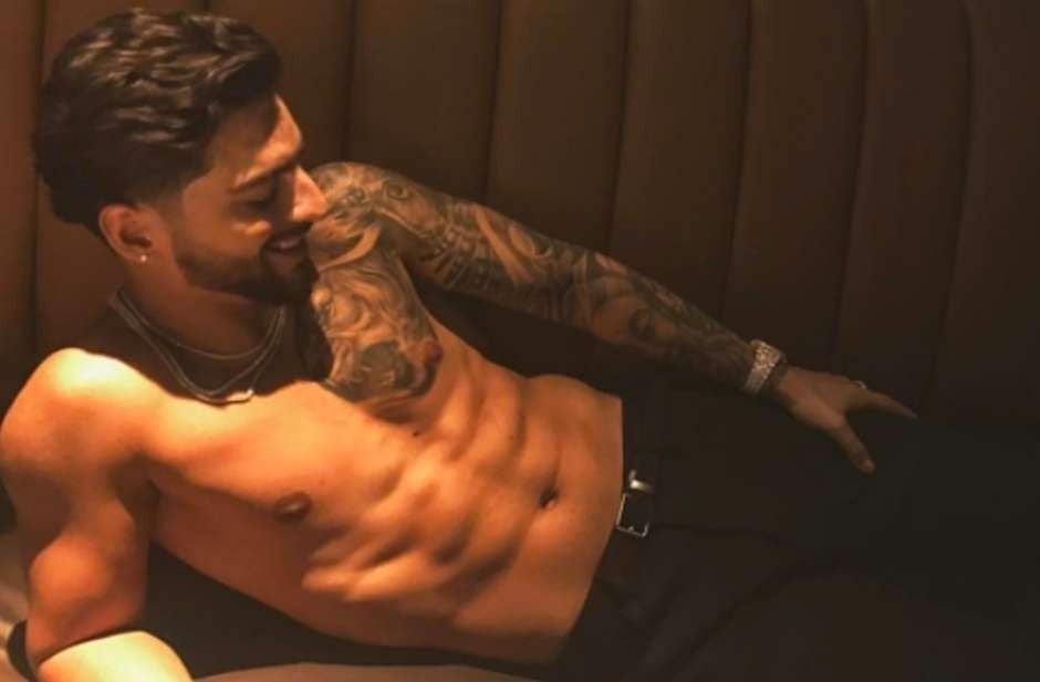 Maluma recostado. Foto: IG Maluma