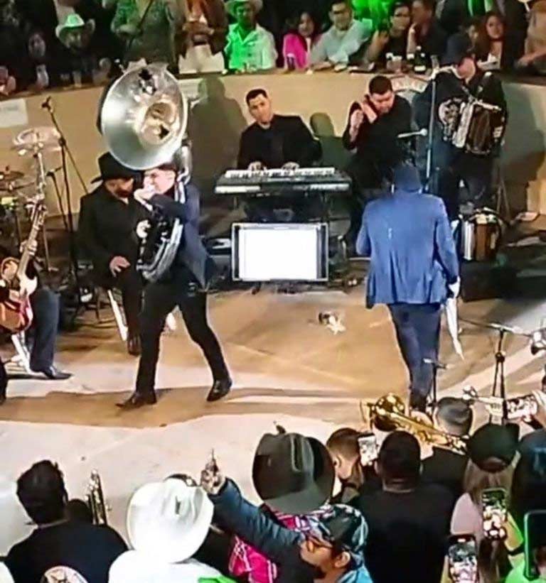 7.- Julión Álvarez