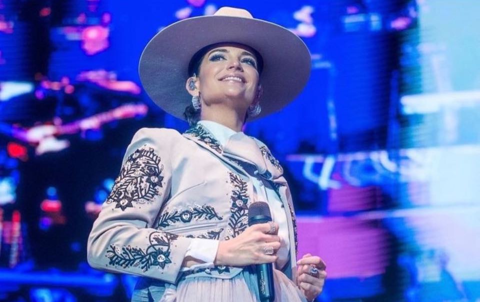 Natalia Jimenez llevará serenata a quienes la discriminaron