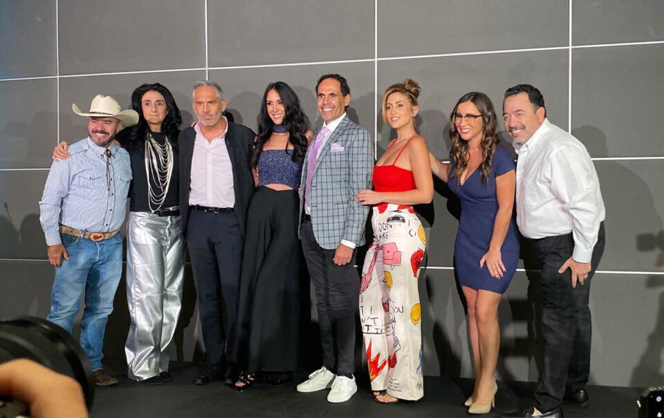 Cynthia Urías y Mariazel juntas en “Humor Sin Barreras”