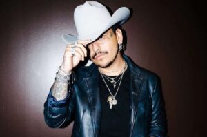 Christian Nodal luce muy delgado e impresiona a sus fans