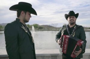 Fama con Música Norteño-Banda: El Éxito de Calibre 50