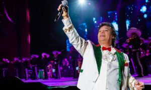 El Divo de Juárez en concierto