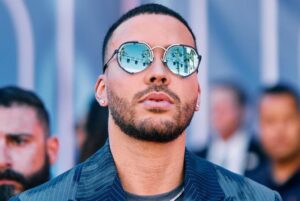 prince-royce-con-lentes-de-sol