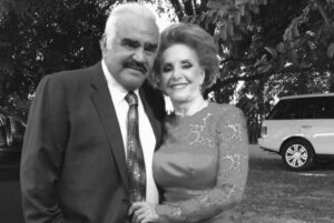 vicente-fernandez-junto-a-su-esposa