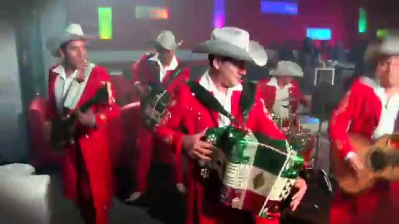7.- El baile de Santa Clos de Grupo Exterminador