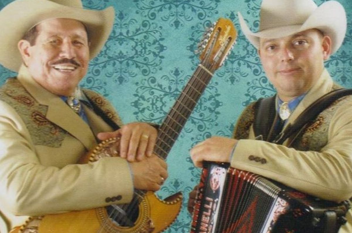 Los Dos Amigos Cadetes De Linares Letra Los Cadetes de Linares, Los Dos Amigos