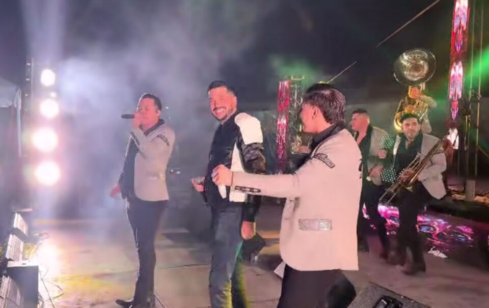 Luis Ángel “El Flaco” regresa con Banda Los Recoditos