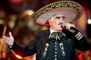 Acá Entre Nos letra: Un himno triste de Vicente Fernández