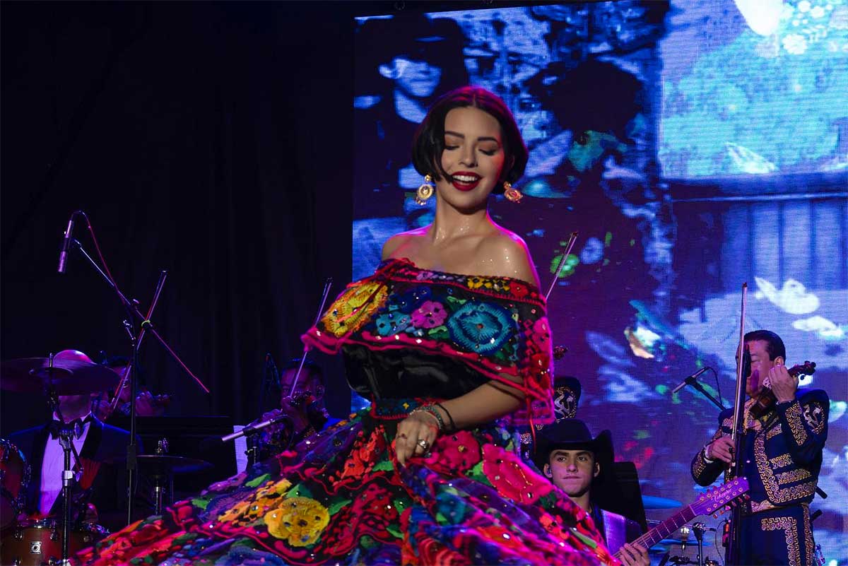 4.- Ángela Aguilar