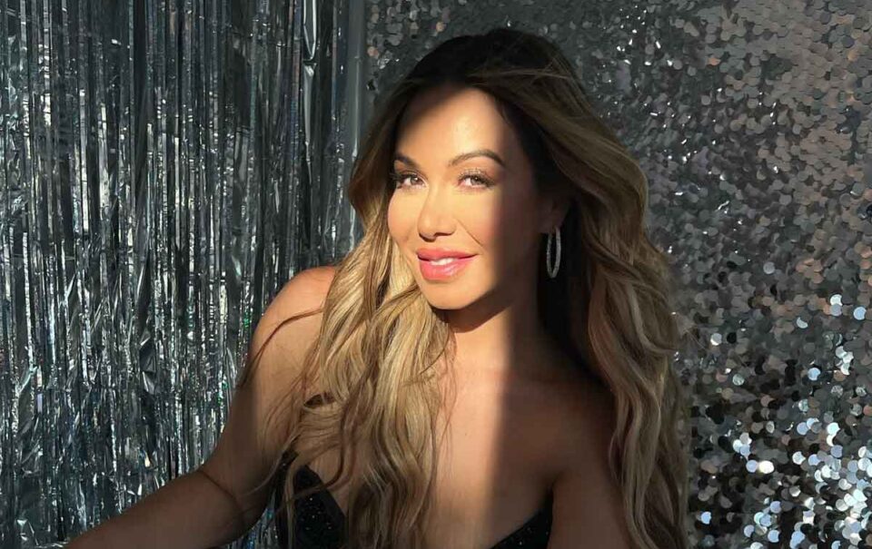 Chiquis Rivera enseña el peluche en redes