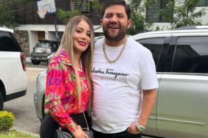 Esposa y novia de Luis R Conriquez se enfrentan, tras golpiza