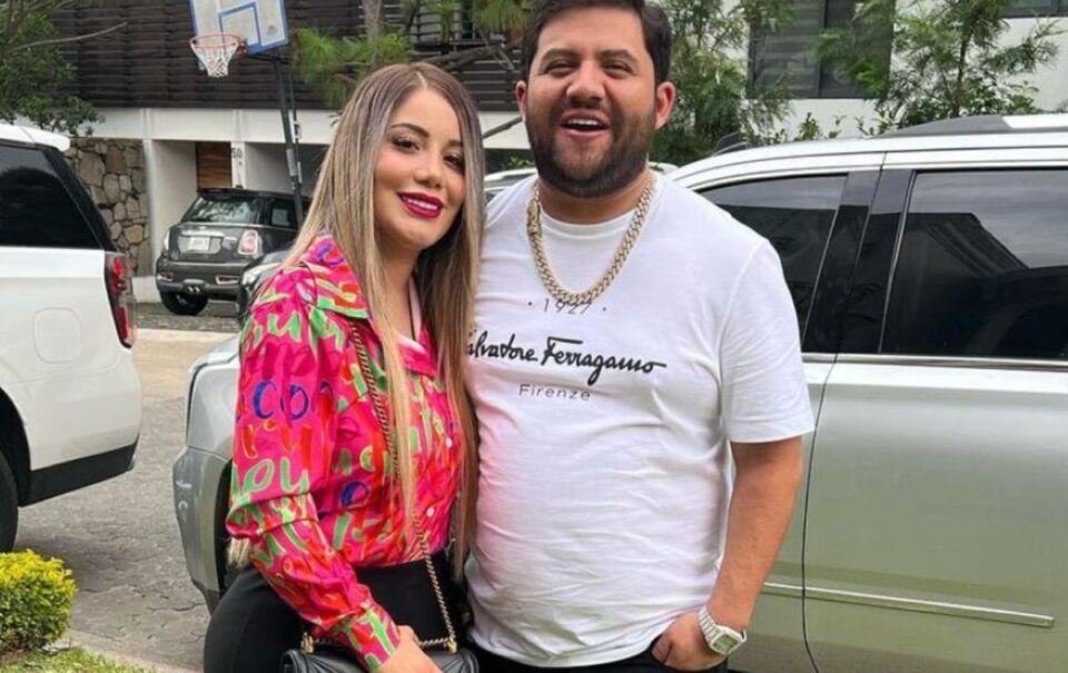 Esposa y novia de Luis R Conriquez se enfrentan, tras golpiza