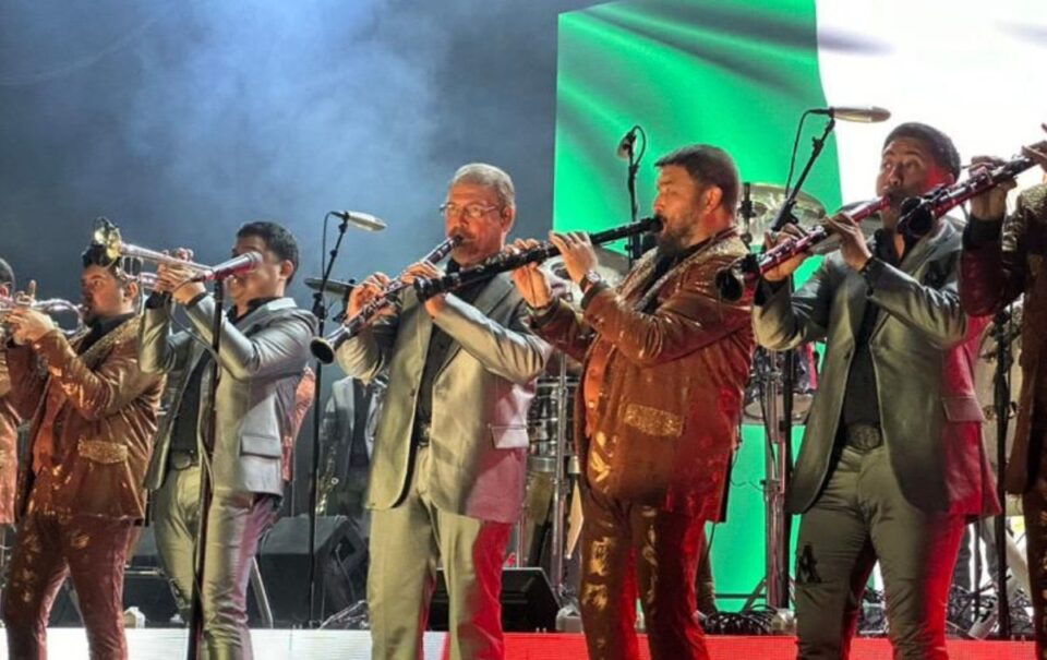 ¡Hicieron historia! El Recodo y Arrolladora arrancan gira juntos