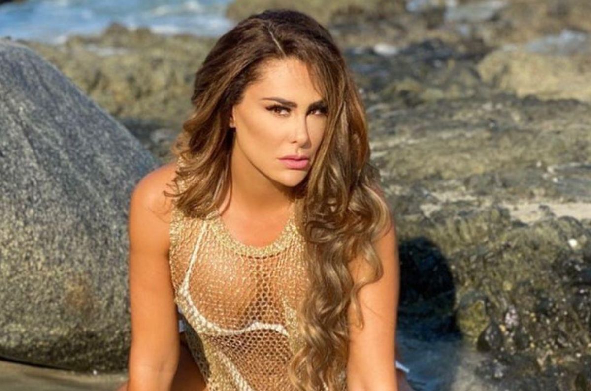 ninel-conde-tanga-rosa