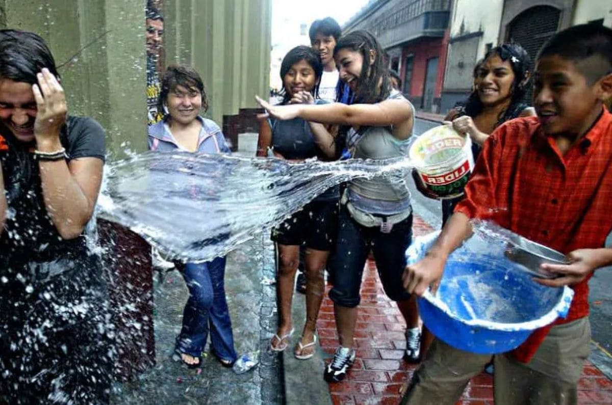 Sábado de gloria, donde refrescarte con música y disfrutarlo