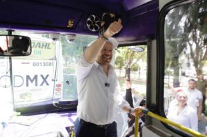 Santiago Taboada promete más seguridad para transportistas