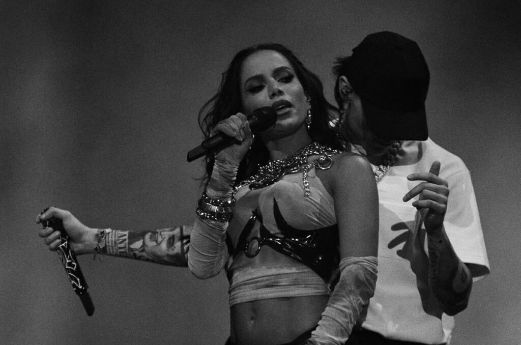 peso pluma anitta duermen juntos