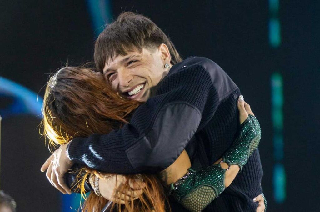 Peso Pluma relación Anitta