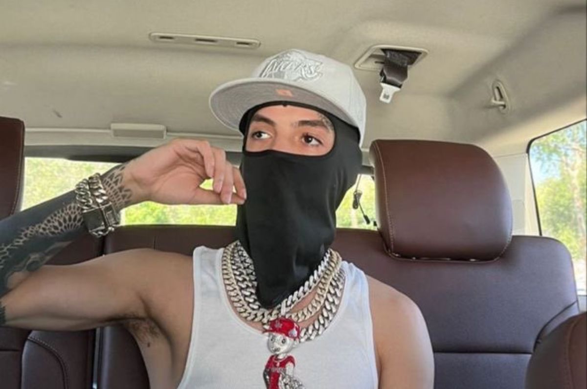 Joya que representa el album "A mis 20" de Natanael Cano