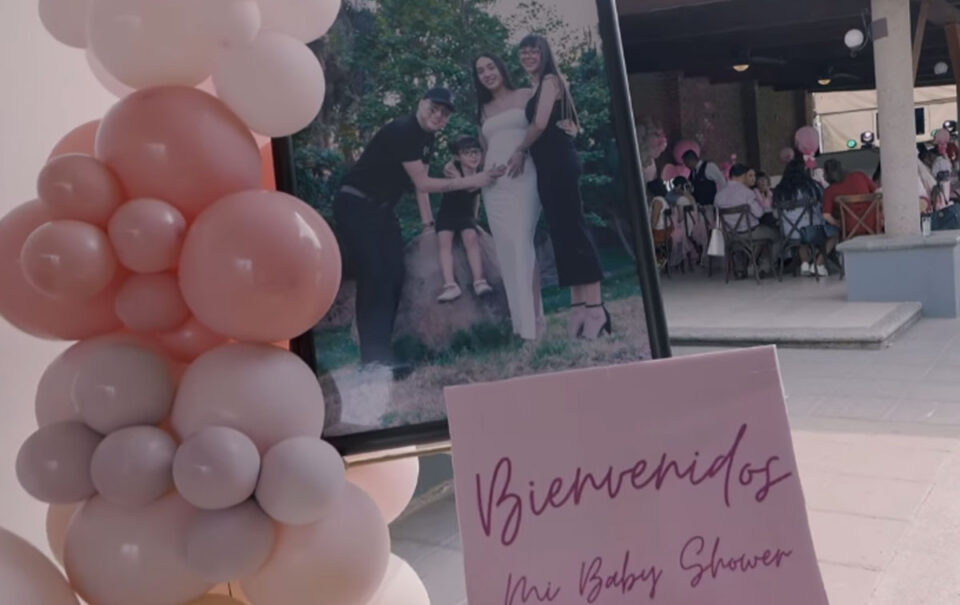 Dani Flow celebra baby shower y revela el nombre de su hija