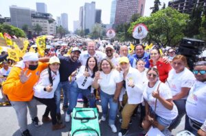 Santiago Taboada ofrece seguridad social a repartidores de plataformas digitales