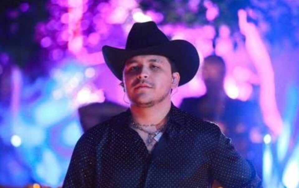 Lanzan advertencias a Christian Nodal por concierto en Argentina
