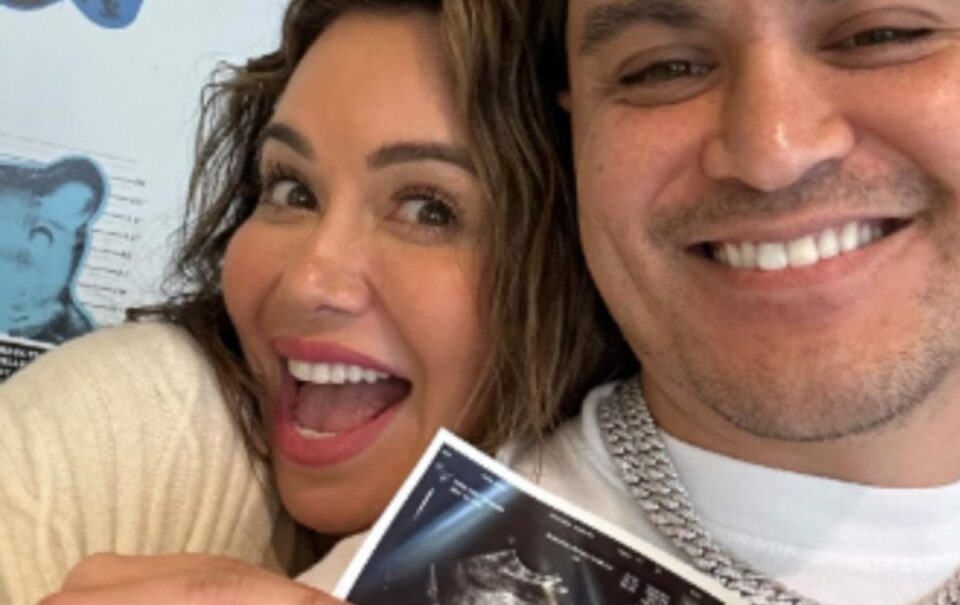 Entre lágrimas Chiquis Rivera anuncia que perdió a su primer hijo