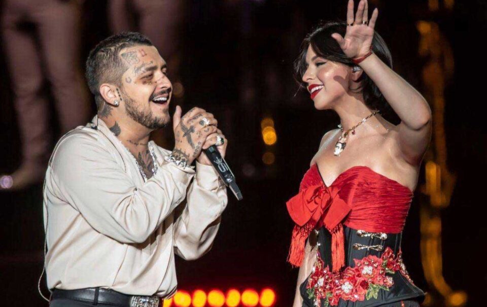 Christian Nodal y Ángela Aguilar confirman que son novios