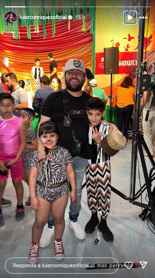 Luis R Conriquez con sus hijos. Foto: IG luisrconriquezoficial 