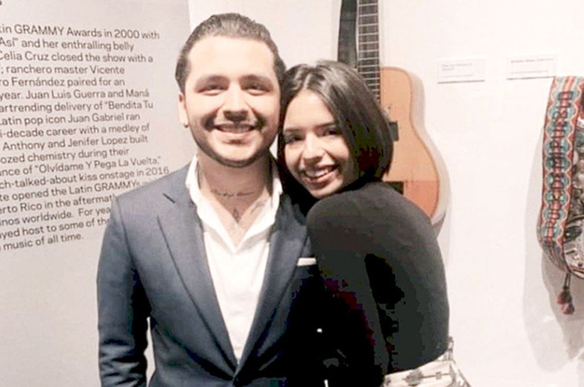nodal-angela-aguilar-anillo-de-compromiso-