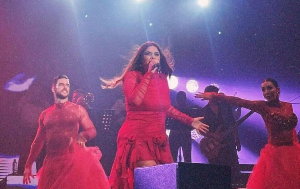 Yuridia triunfa en el Palacio de los Deportes con Joss Favela