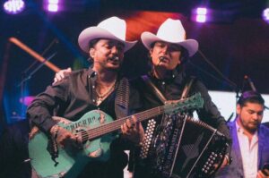 Los Dos Carnales cancelan conciertos, tras fuerte accidente