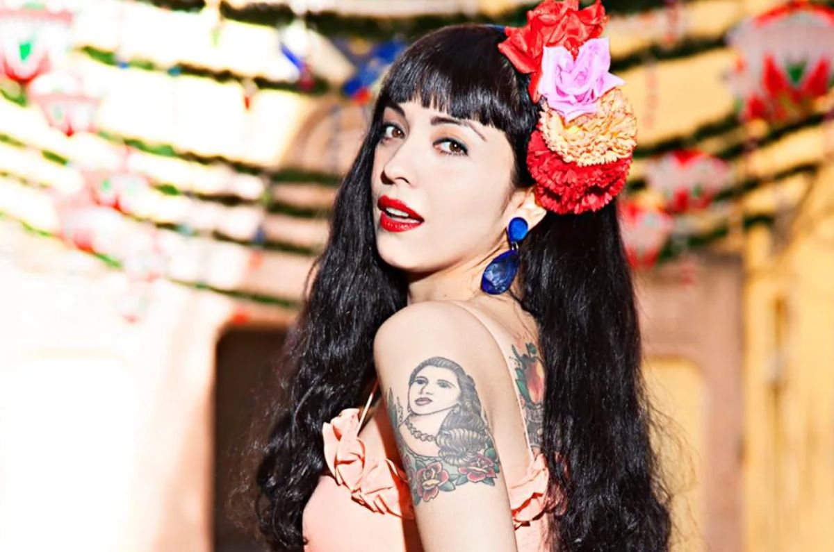 4.- Mon Laferte