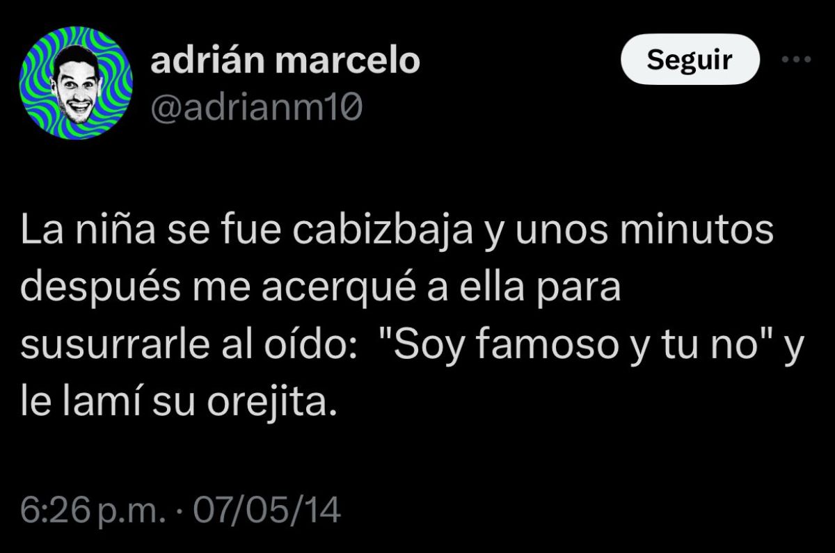 Lamió a una niña