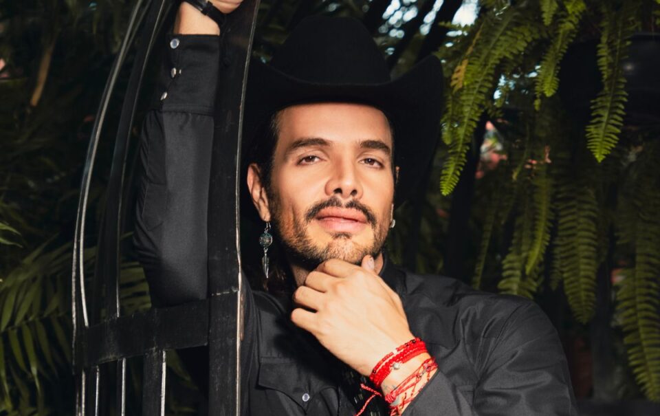Andrés Zuno, de la actuación al regional mexicano