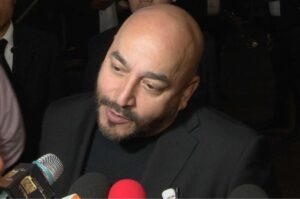 “Yo me dejo”: Lupillo Rivera opina de fan que tocó a Julión