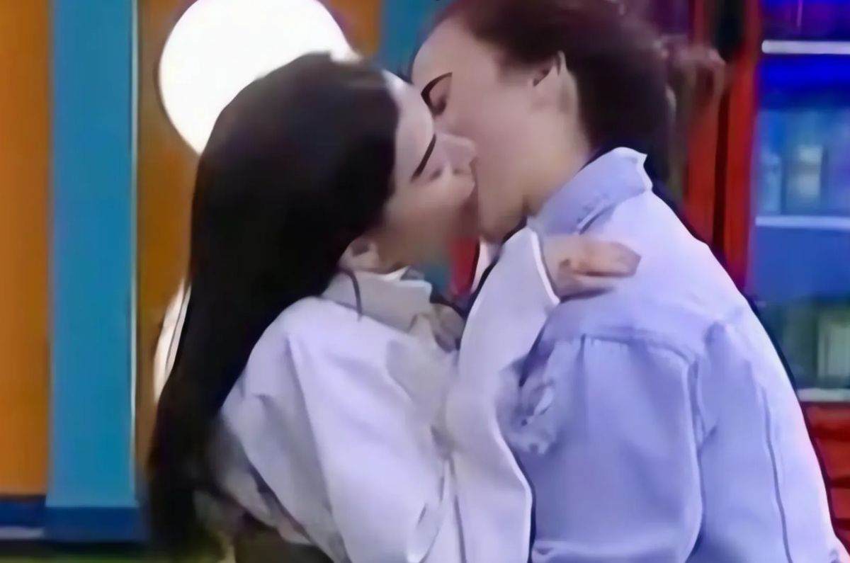 8.- Beso Gala y Karime